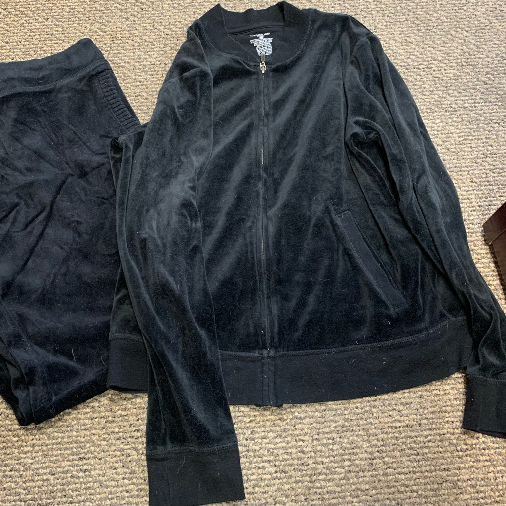 Jones New York Black Velour Sport Jacket. Size Medium